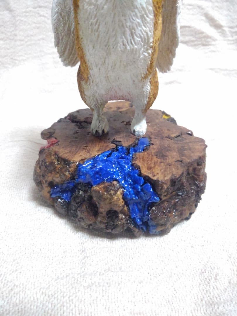 木彫りのコーギー天使への階段