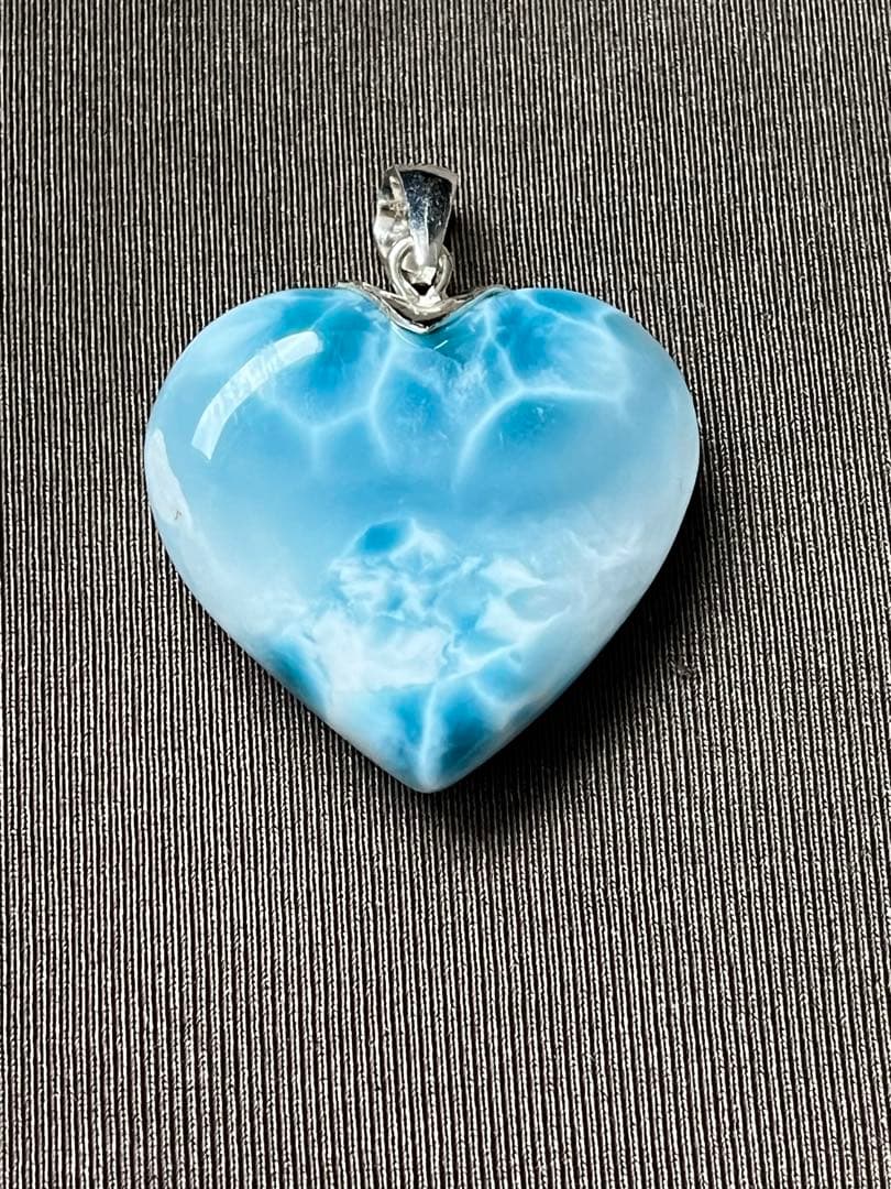 天然石☆高品質！ラリマーハート型ペンダントトップ☆両面違った模様がどちらも美しい