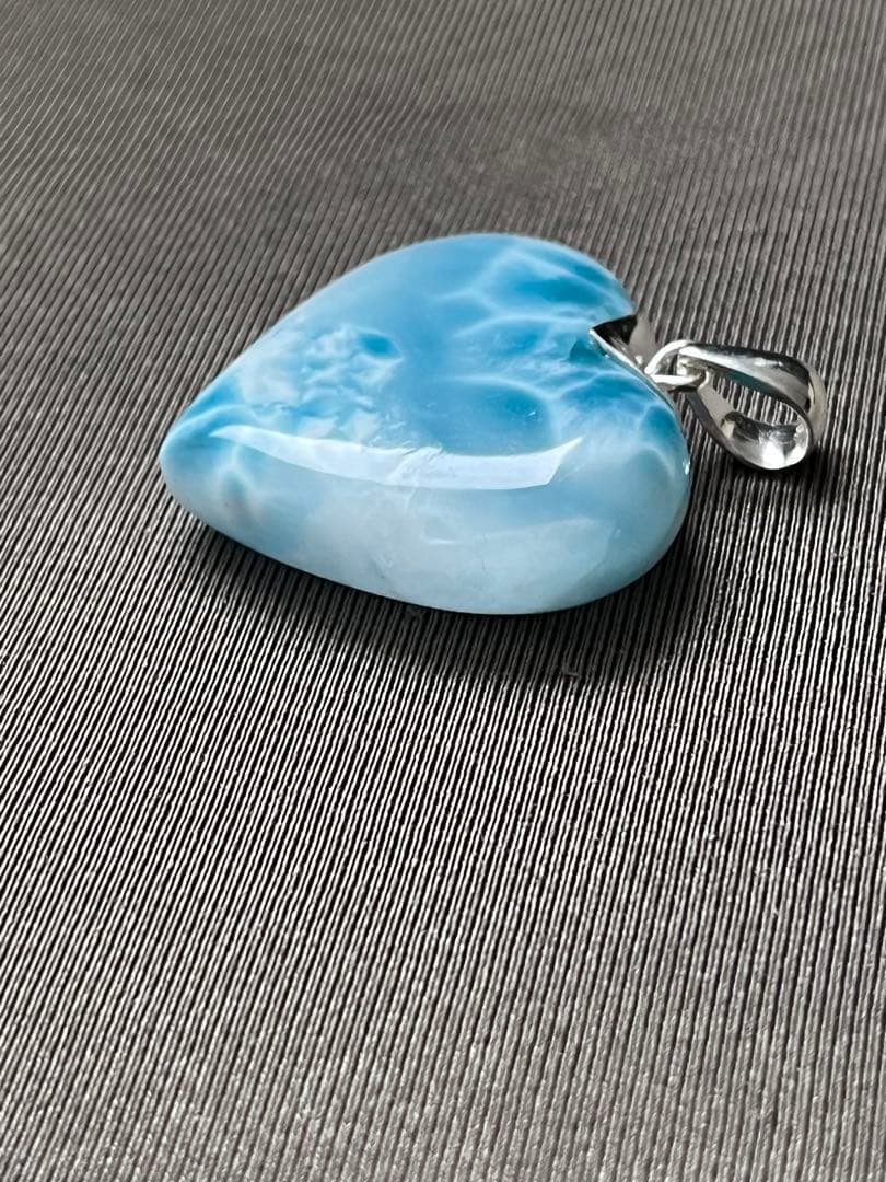 天然石☆高品質！ラリマーハート型ペンダントトップ☆両面違った模様がどちらも美しい