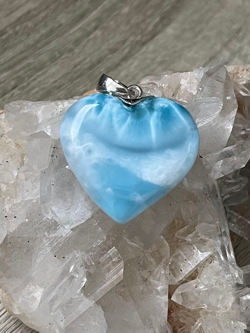 天然石☆高品質！ラリマーハート型ペンダントトップ☆両面違った模様がどちらも美しい