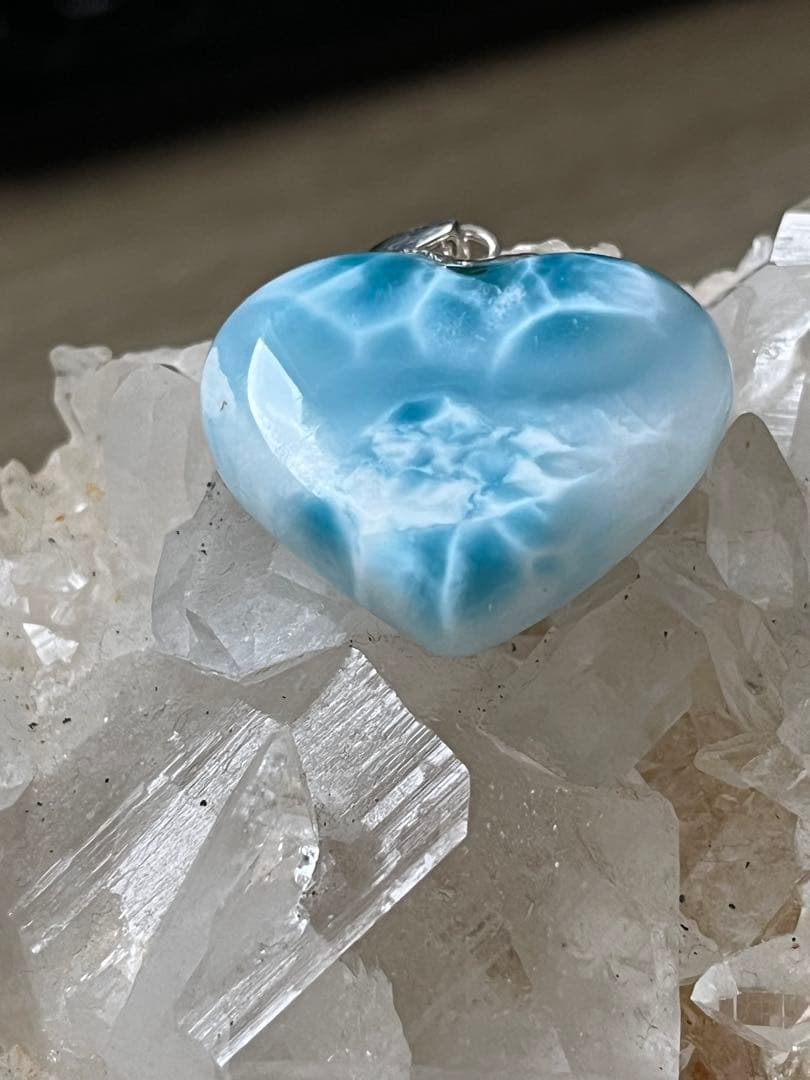 天然石☆高品質！ラリマーハート型ペンダントトップ☆両面違った模様がどちらも美しい