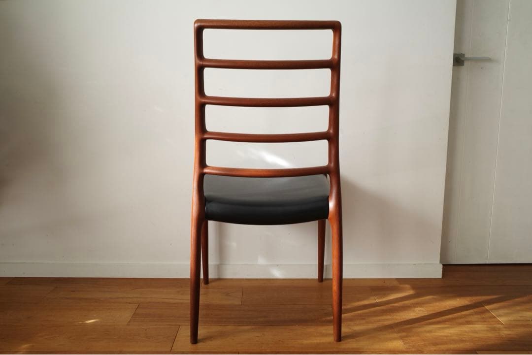 美品【ヴィンテージ モラー82】チーク 座面新品 / yチェア