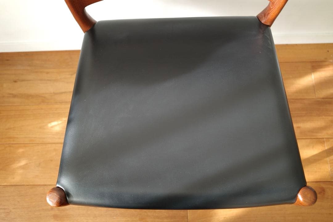 美品【ヴィンテージ モラー82】チーク 座面新品 / yチェア