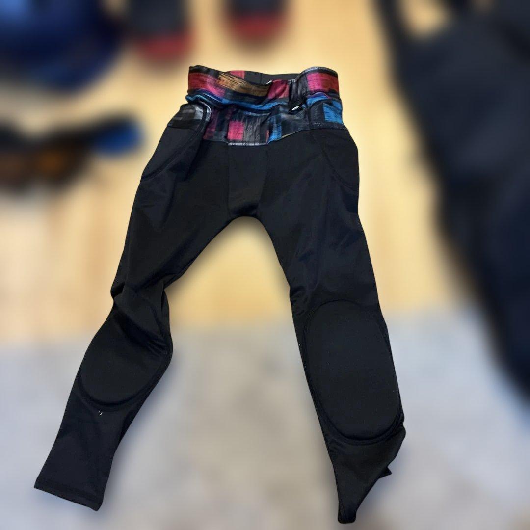 キッズスノーボードセットSALOMONボード　ブーツ　ヘルメット　ゴーグル他