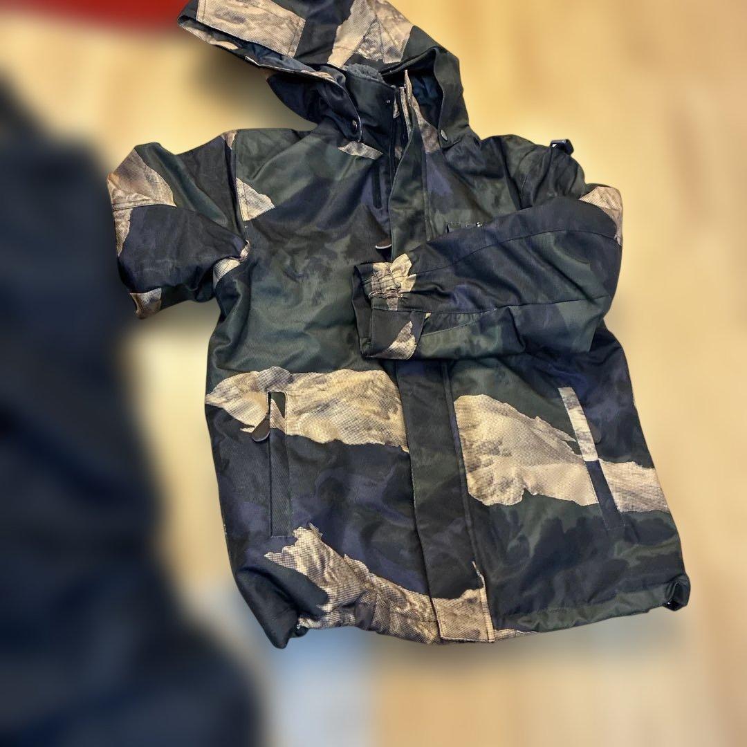 キッズスノーボードセットSALOMONボード　ブーツ　ヘルメット　ゴーグル他