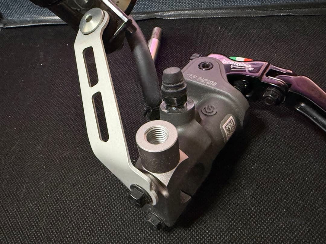 ブレンボbrembo ラジアルマスターシリンダー　17RCS