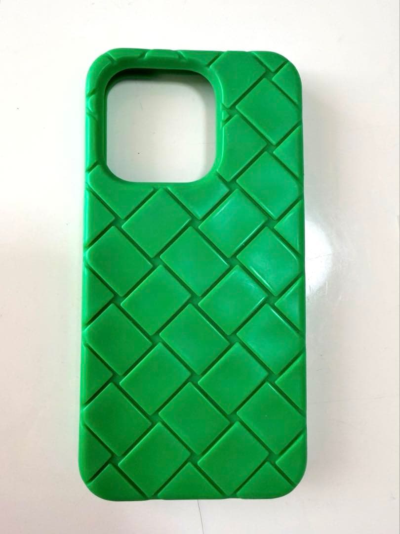 BOTTEGA VENETA iPhone15 Proケース