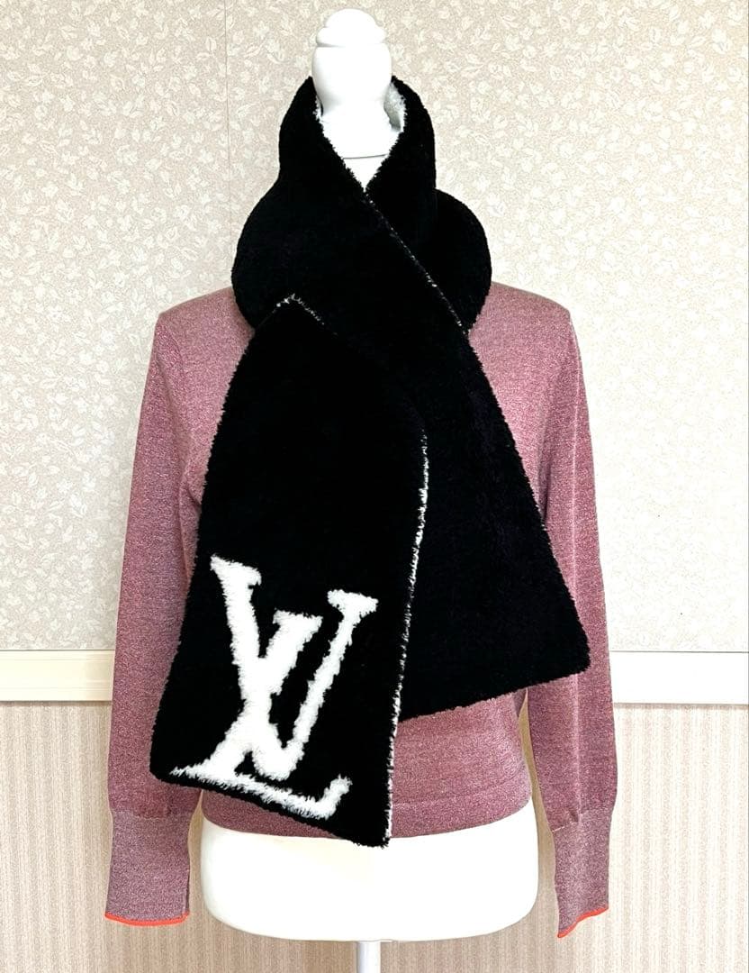 新品未使用♪ ラップオーバー式♪2WAY型マフラー.コンフィー　M79399