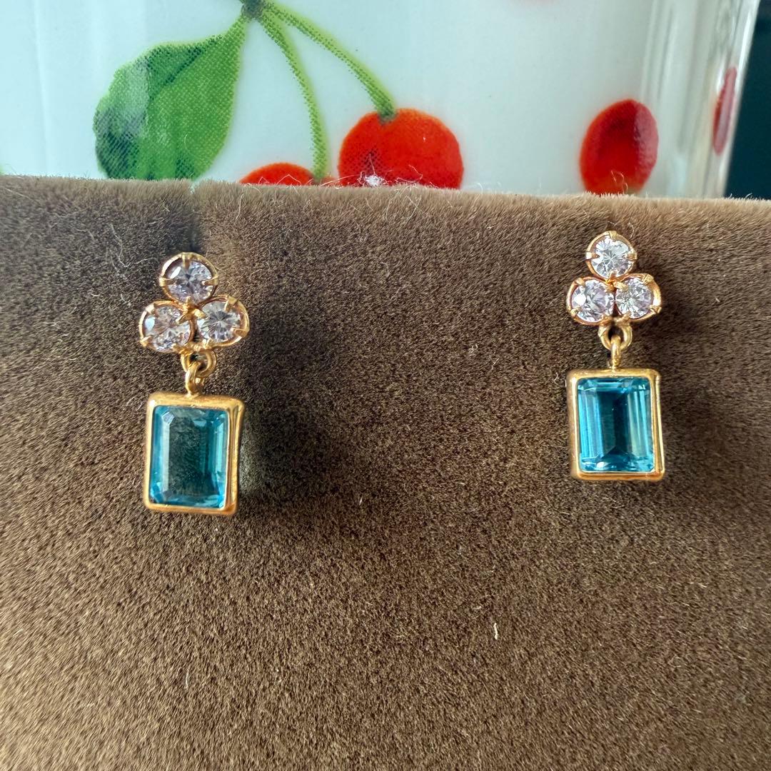 K18 フラワー　香水　モチーフ　ピアス　750 YG