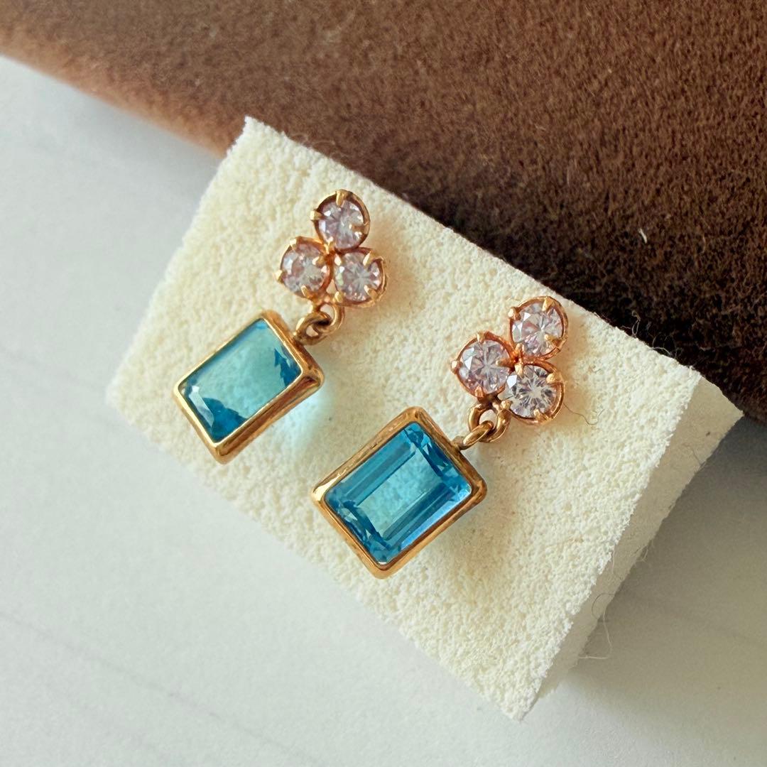 K18 フラワー　香水　モチーフ　ピアス　750 YG