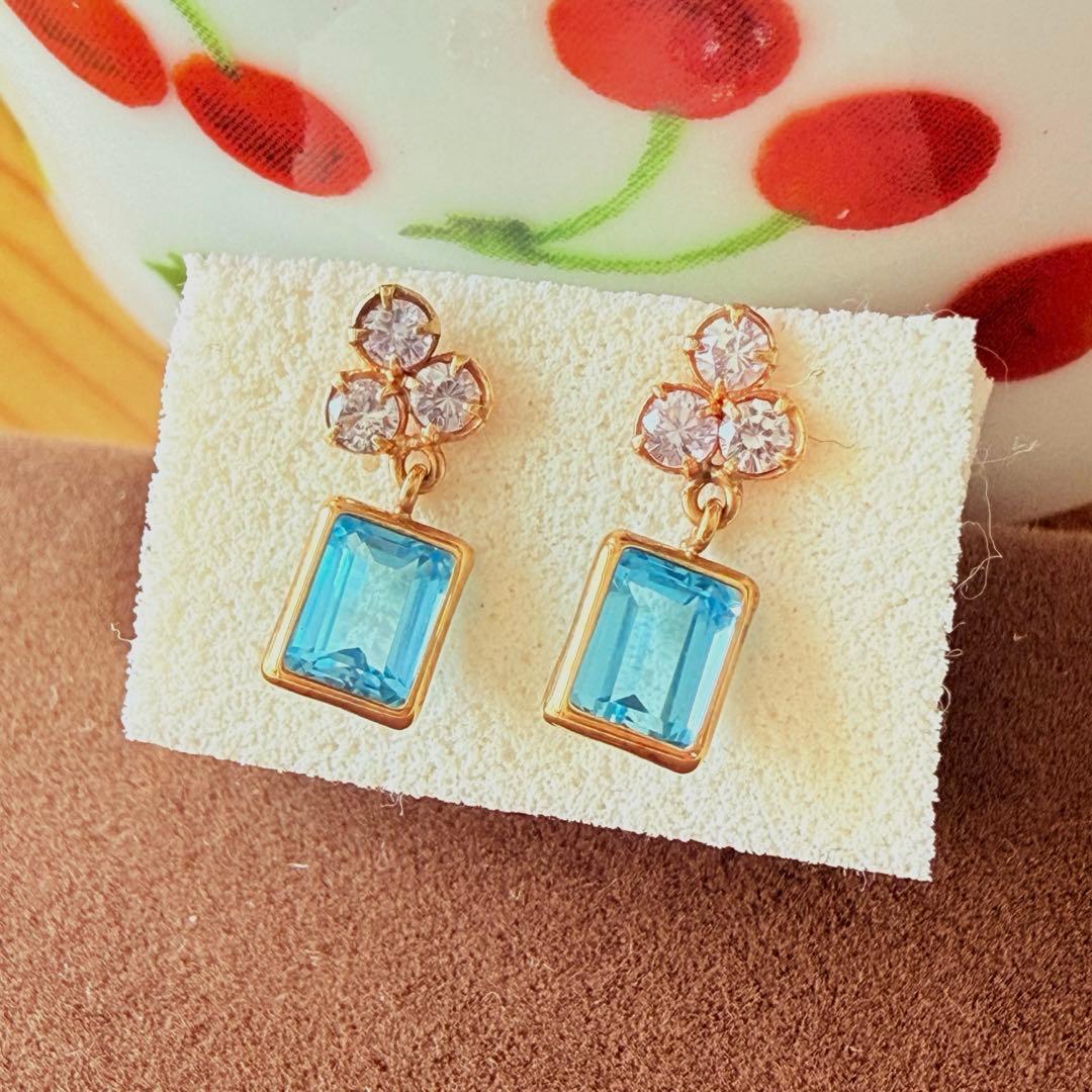 K18 フラワー　香水　モチーフ　ピアス　750 YG