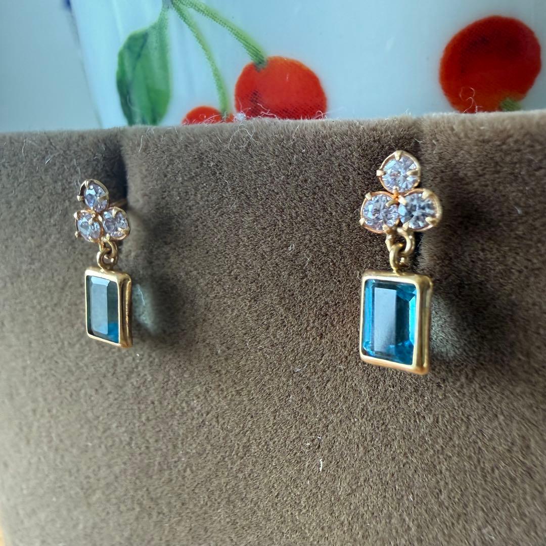 K18 フラワー　香水　モチーフ　ピアス　750 YG