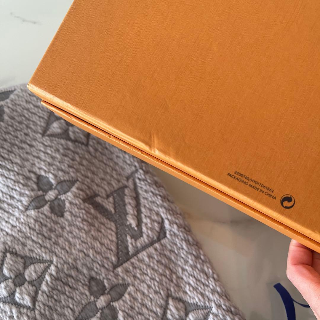 値下げLouis Vuitton グレー マフラー