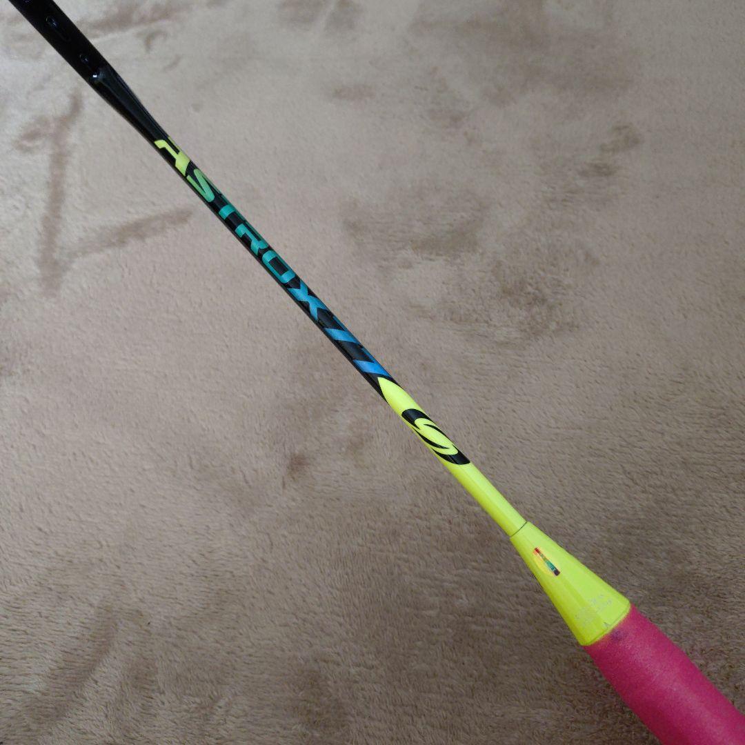 YONEX ASTROX77 バドミントンラケット　アストロクス77 4UG5