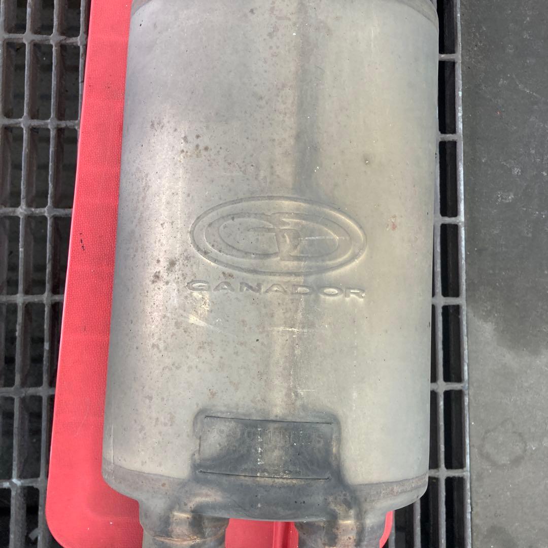 プリウスα ガナドールマフラー