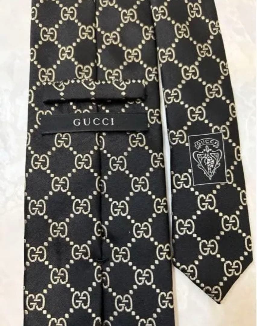 【超美品】GUCCI ネクタイ GG柄 ブラック&ゴールド 大剣9 イタリア製