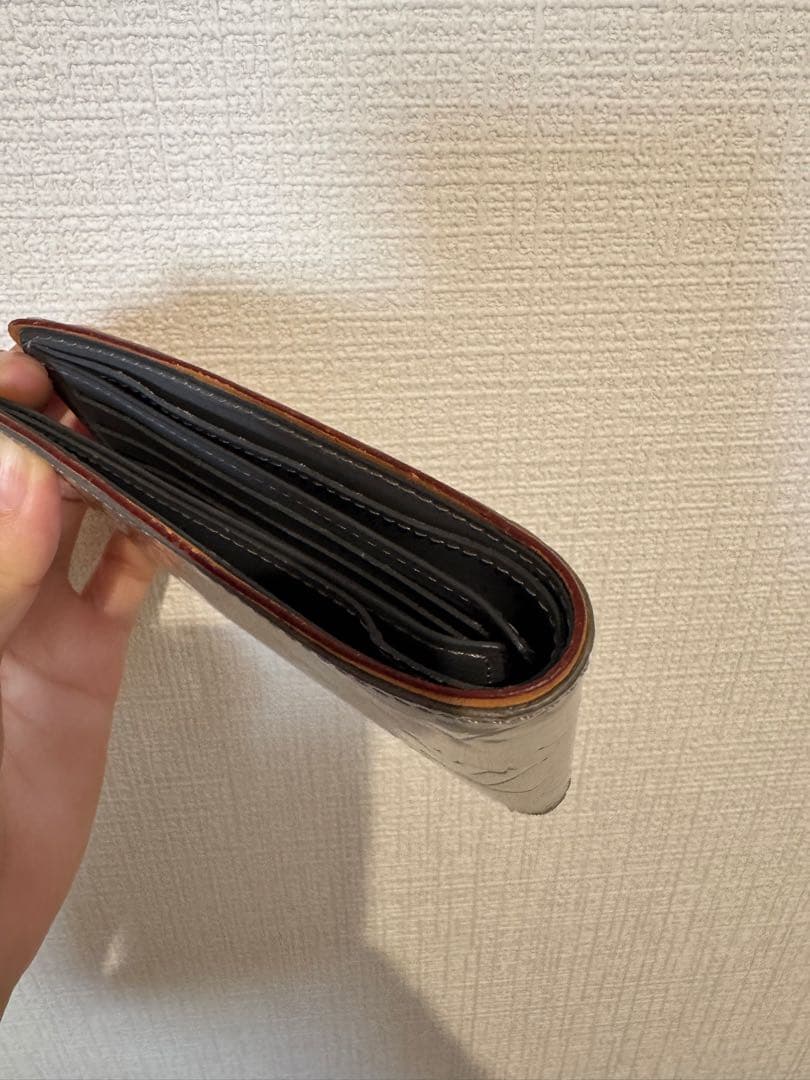 ルイヴィトン ミロワール ヴェルニ ジッピー 二つ折り財布