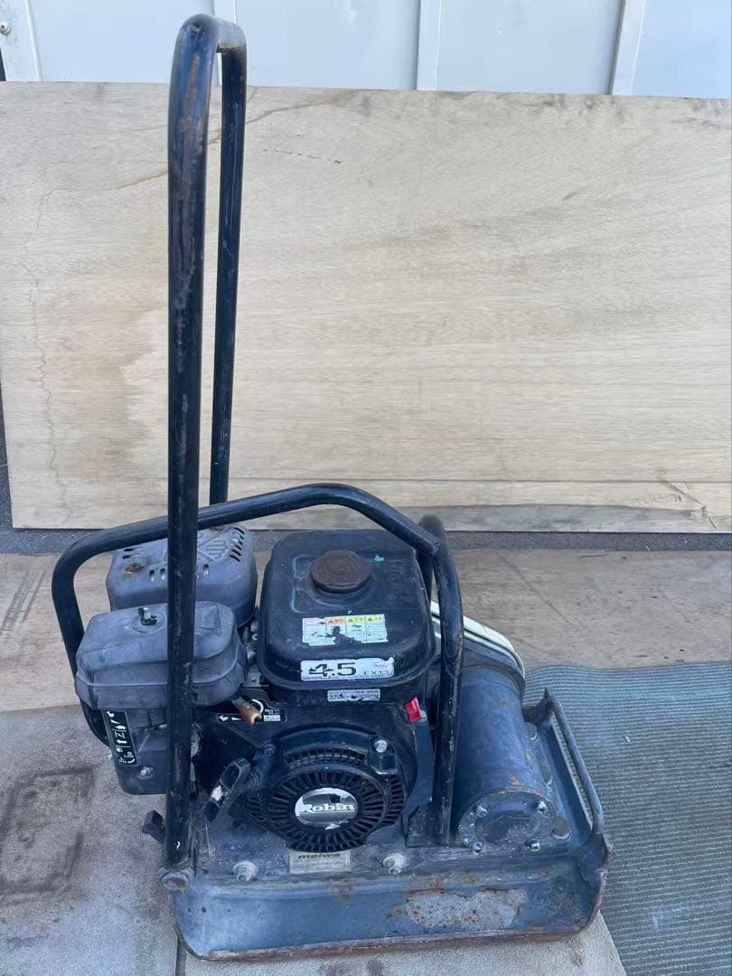 三笠産業 MVC-F60 プレートコンパクター 転圧機 ランマー (B679)