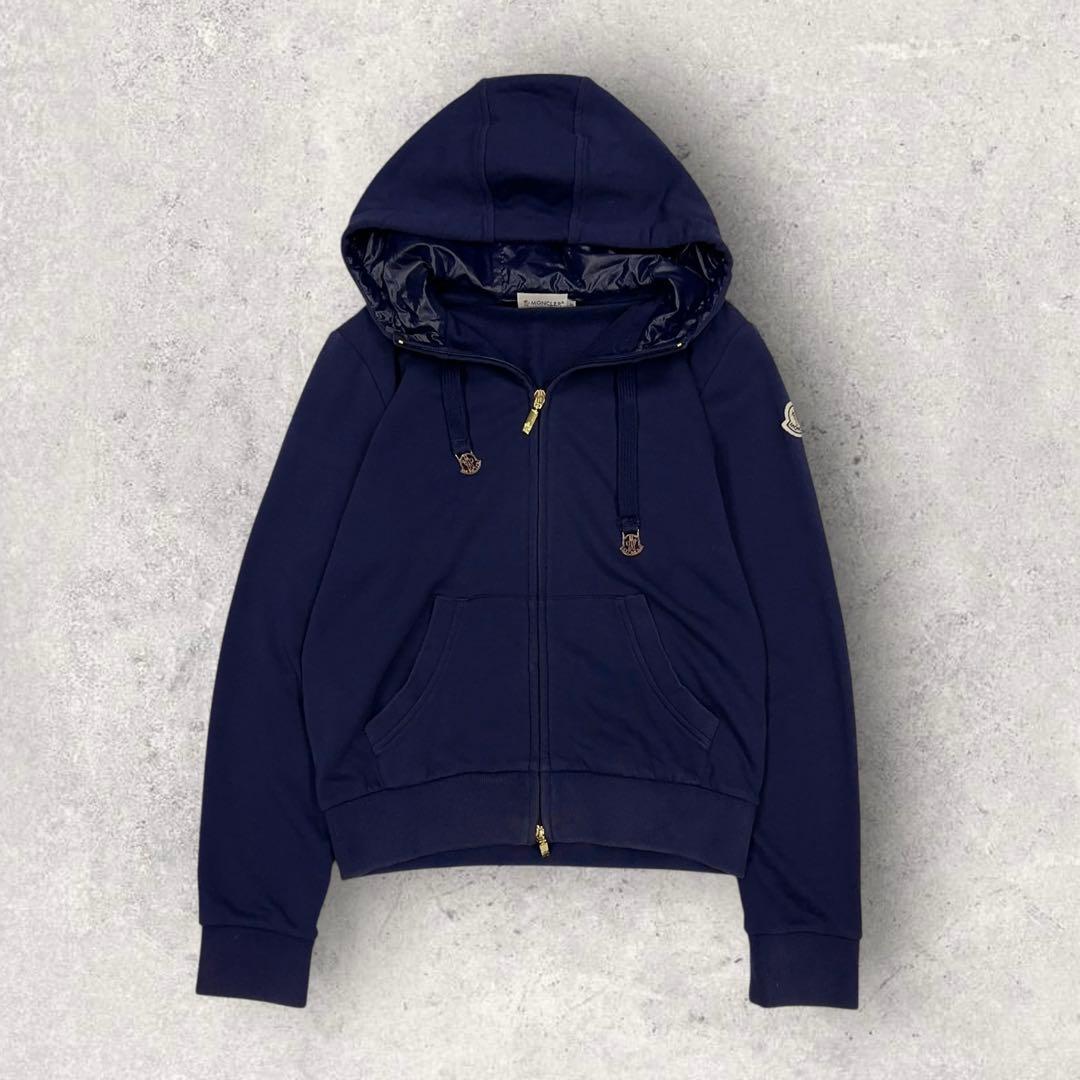 11871【美品・QR鑑定済み】モンクレール　ワッペンロゴ ジップアップパーカー
