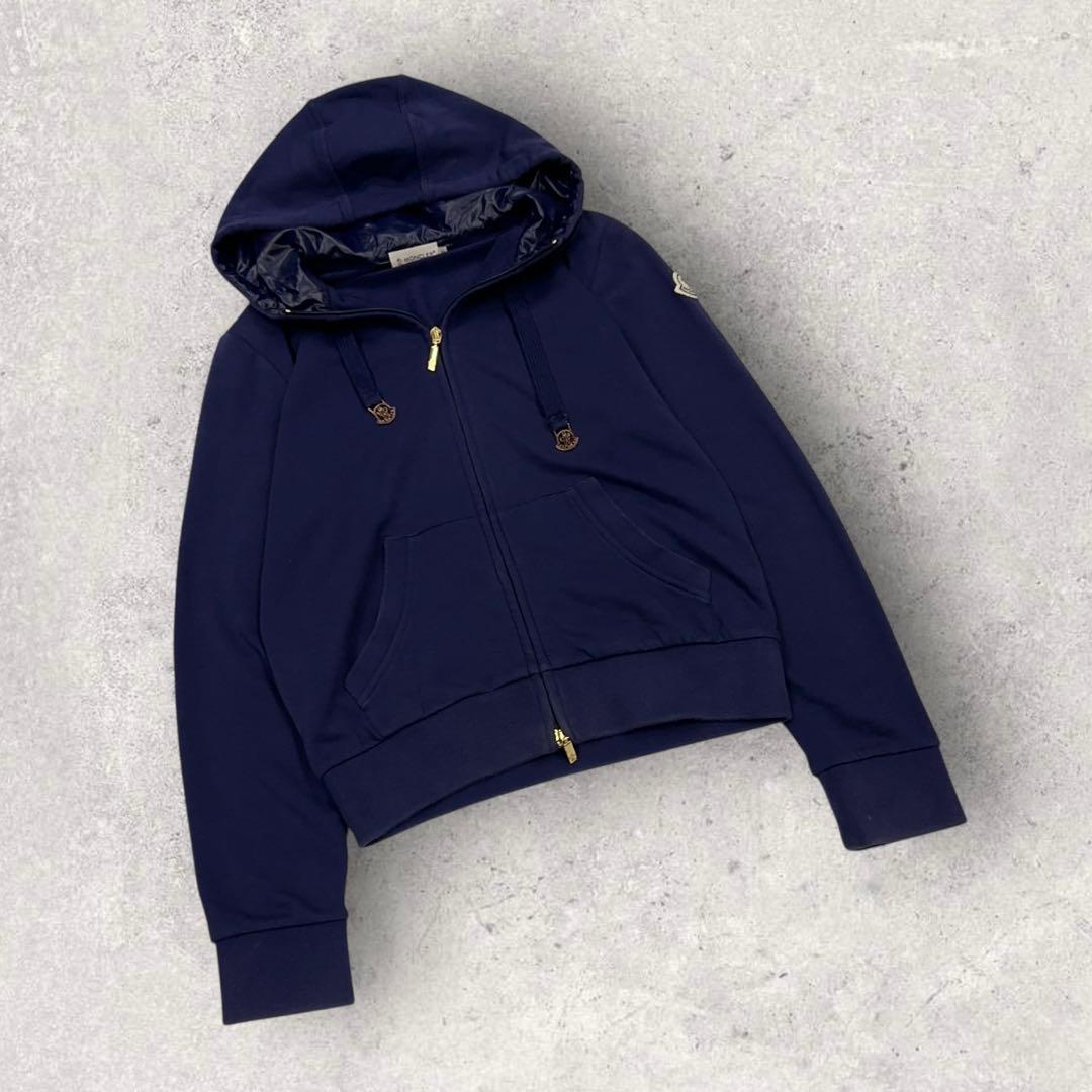 11871【美品・QR鑑定済み】モンクレール　ワッペンロゴ ジップアップパーカー