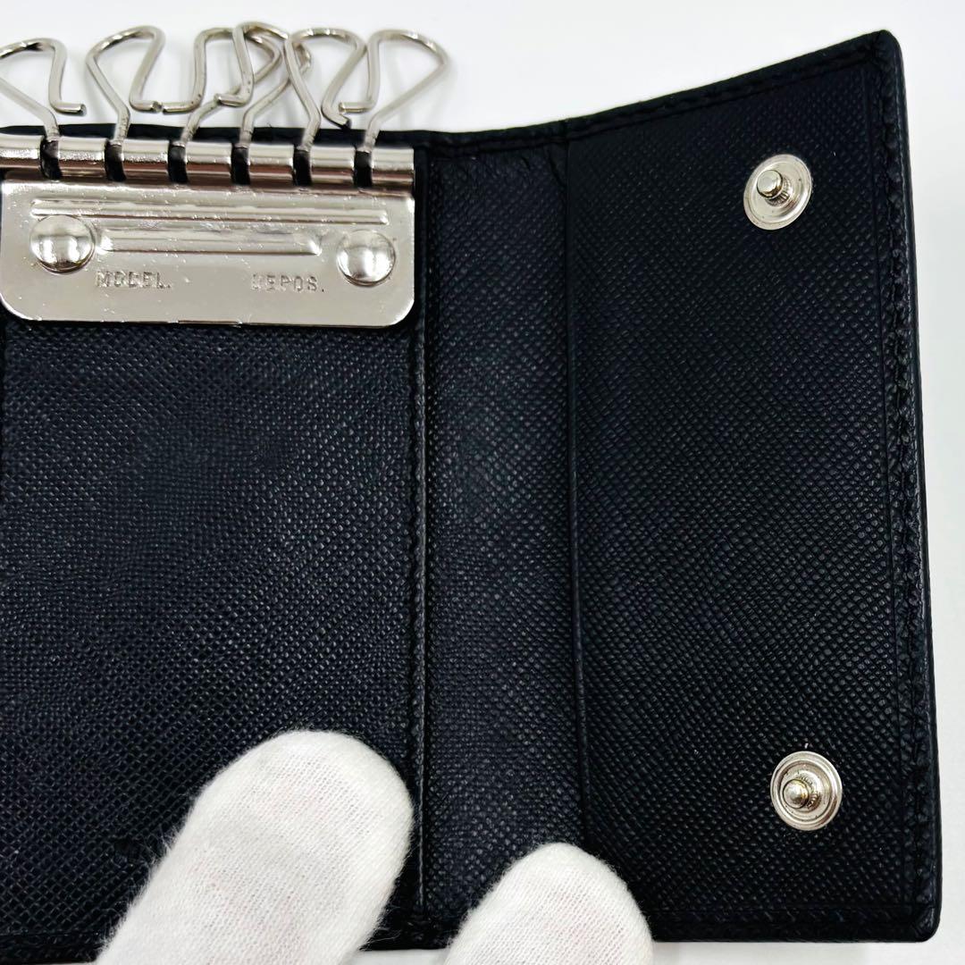 【美品】プラダ 6連キーケース サフィアーノレザー 三角プレート ブラック