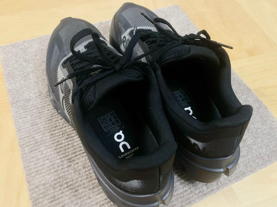 On ランニングシューズCloudsurfer next 26cm Black