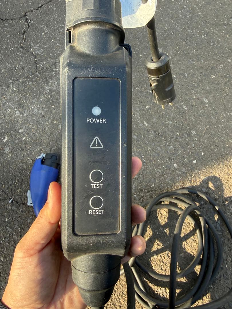 トヨタ純正　プリウスPHV充電ケーブル