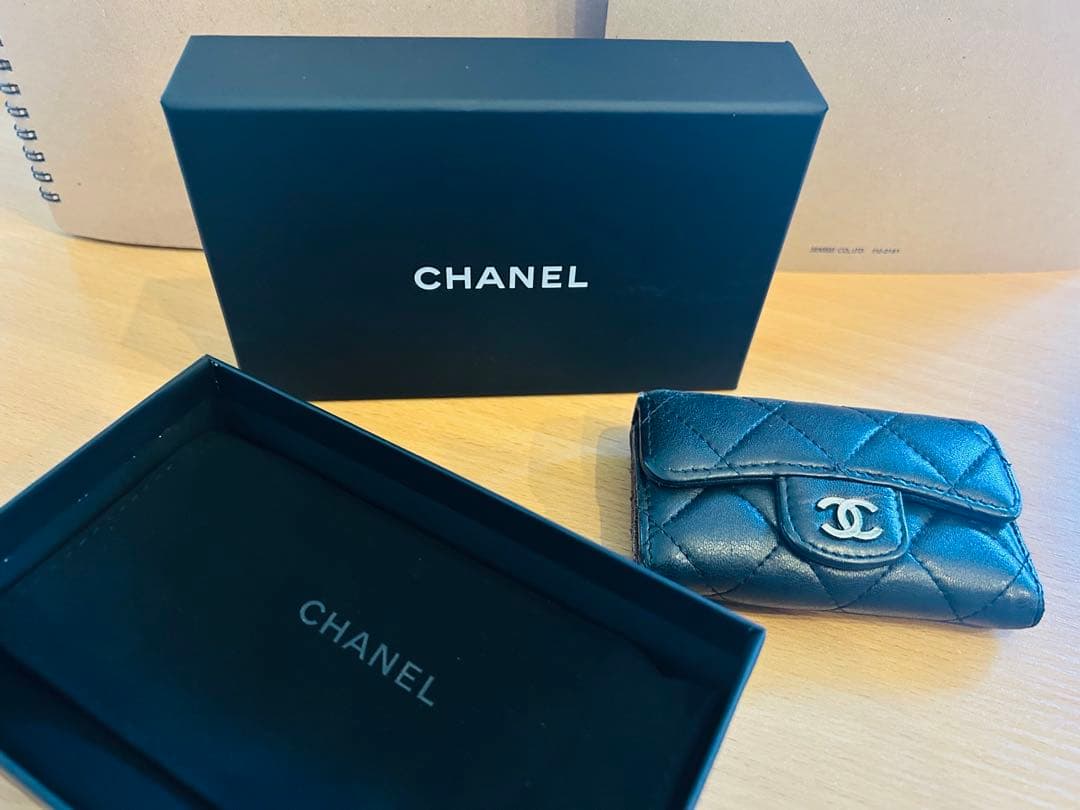 CHANEL シャネル ラムスキン マトラッセ 6連キーケース シルバー金具