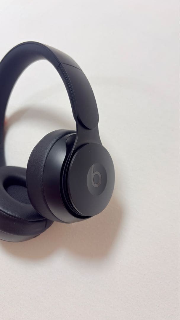 Beats Solo Pro ケース付き