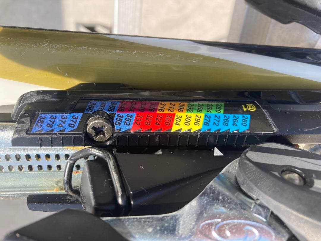 ショートスキー　(ファン)ボードと解放ビィンディング のセット SALOMON