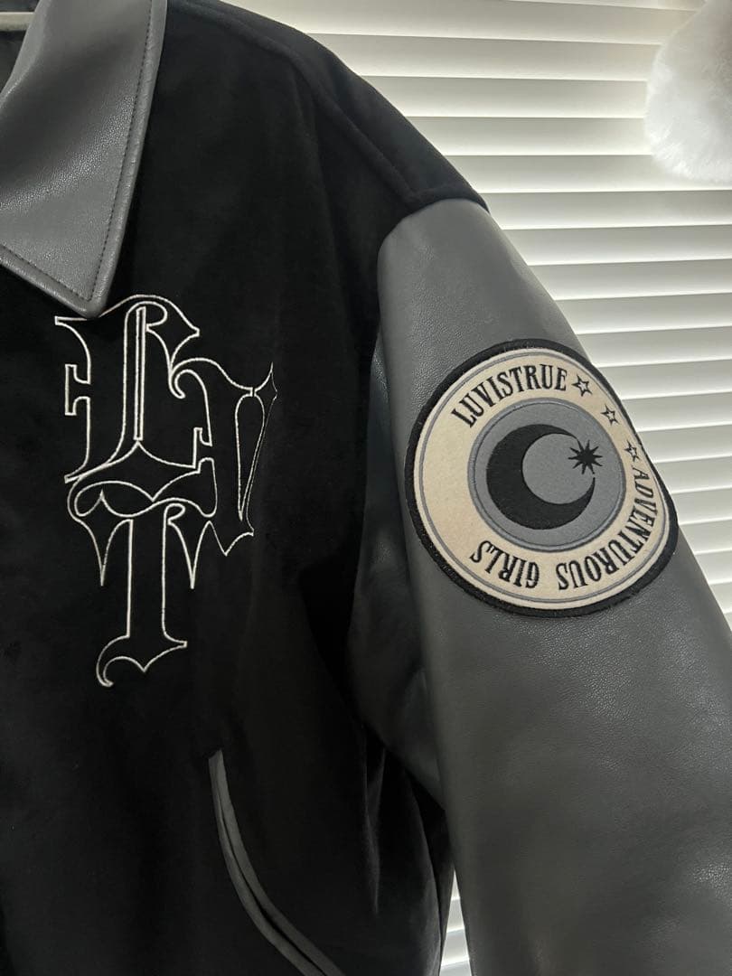 LUV IS TRUE スタジャン チャコール