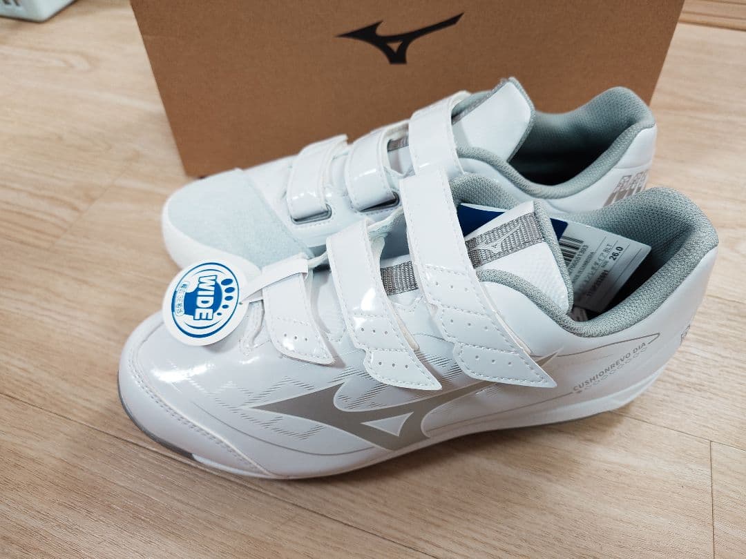 Mizuno 野球　ホワイト スパイク ポイント最新モデル