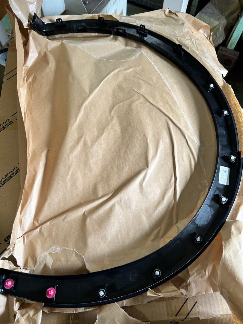 純正部品 60プリウスＺ用　アーチモールフロント・リア4枚セット　艶ありブラック