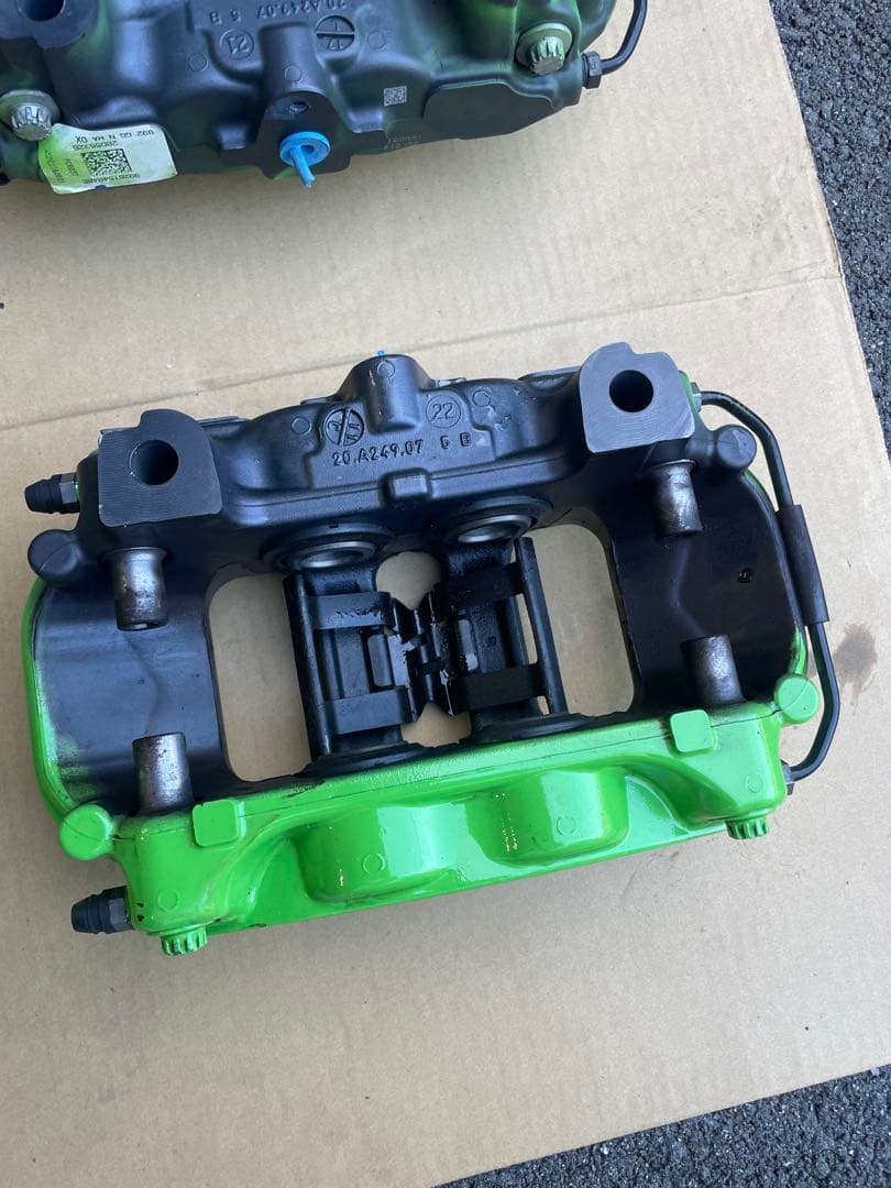 ポルシェカレラ911 ブレーキキャリパー純正4個セット