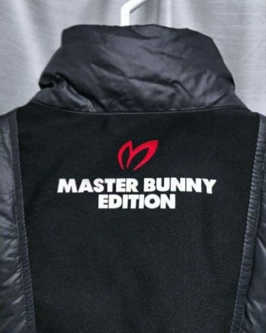 マスターバニー　ハイブリッド　ダウンジャケット　黒　レディース　2