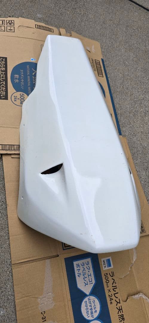 ホワイト アンダーカウル エアインテーク付き