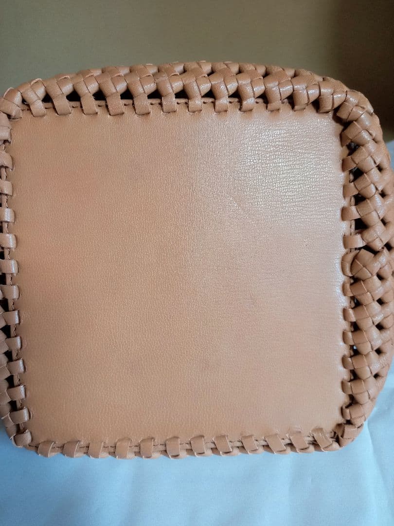 RENキャメル やぎ革メッシュバッグ タッセル付き