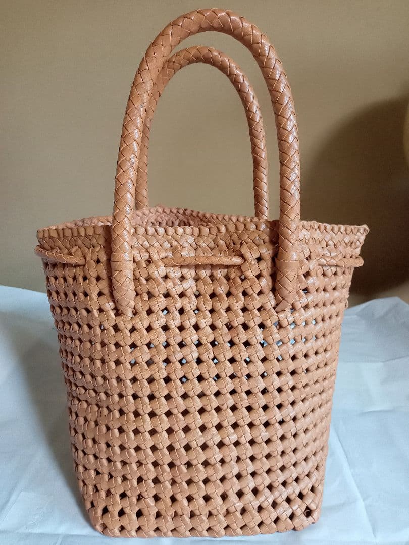 RENキャメル やぎ革メッシュバッグ タッセル付き