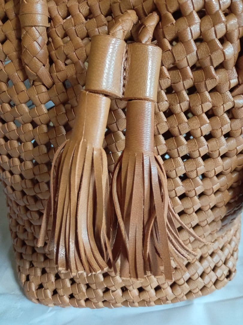 RENキャメル やぎ革メッシュバッグ タッセル付き