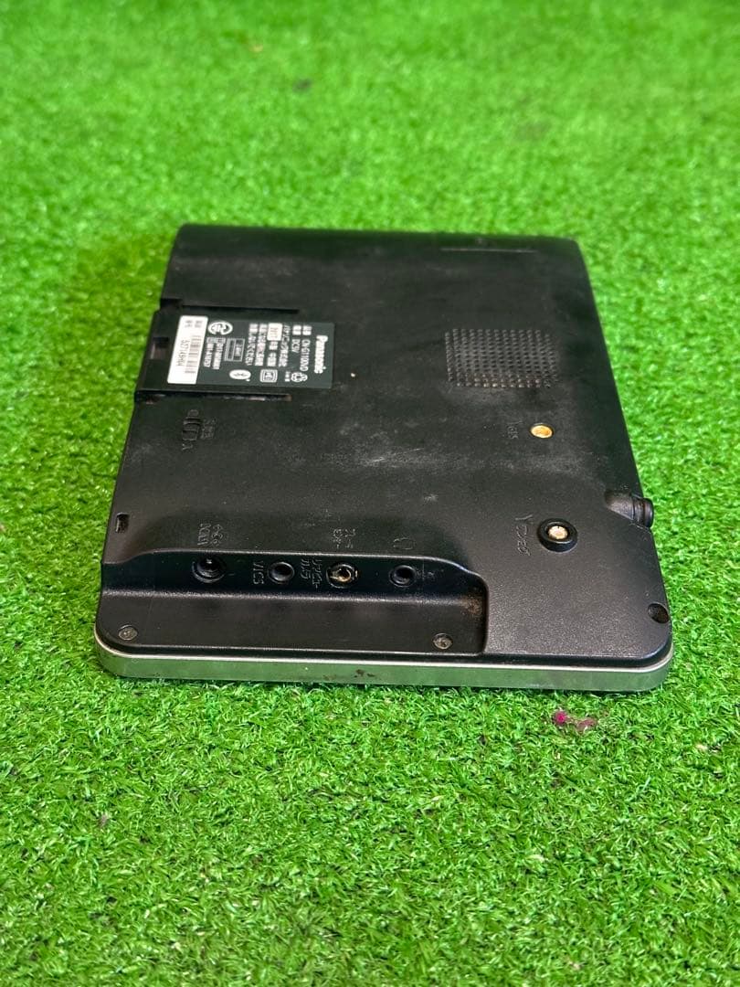 パナソニック CN-G1100VD ポータブルナビ. 地図データ2017 年製