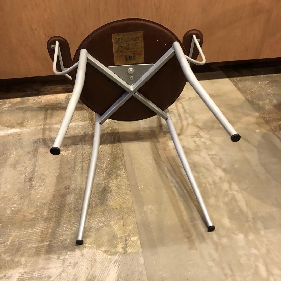 ミッドセンチュリー　ブラウン アーム付き　ダイニングチェア　レザー風