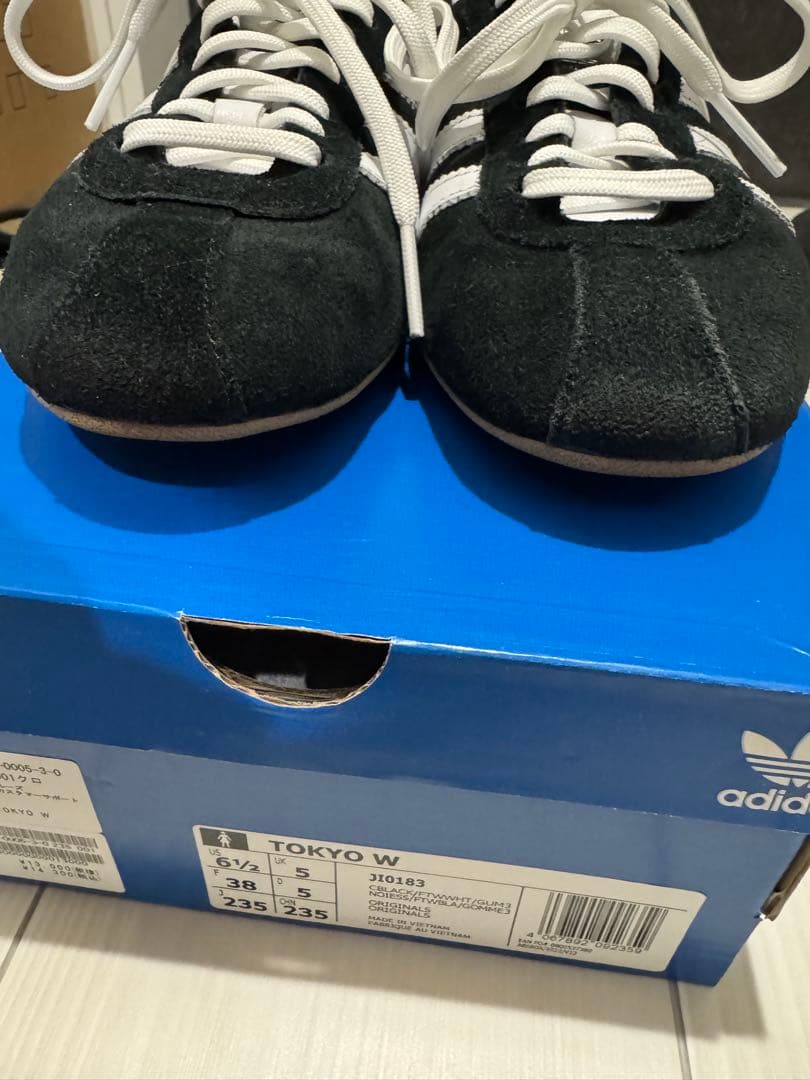 アディダス トーキョー 23.5センチ ブラック　TOKYO