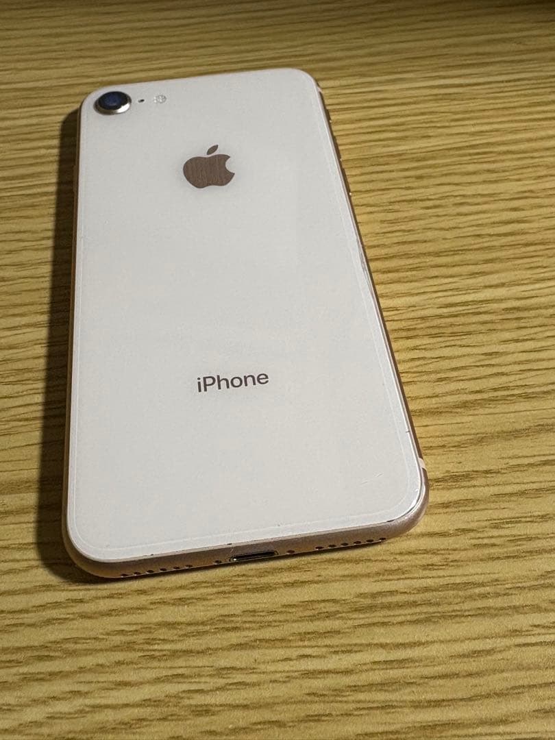 iPhone 8 64GB 100% SIMフリー