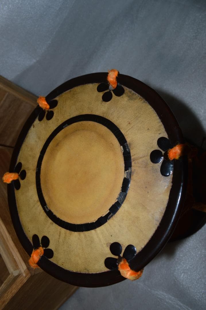小鼓　胴内手彫　かんな目が美しい