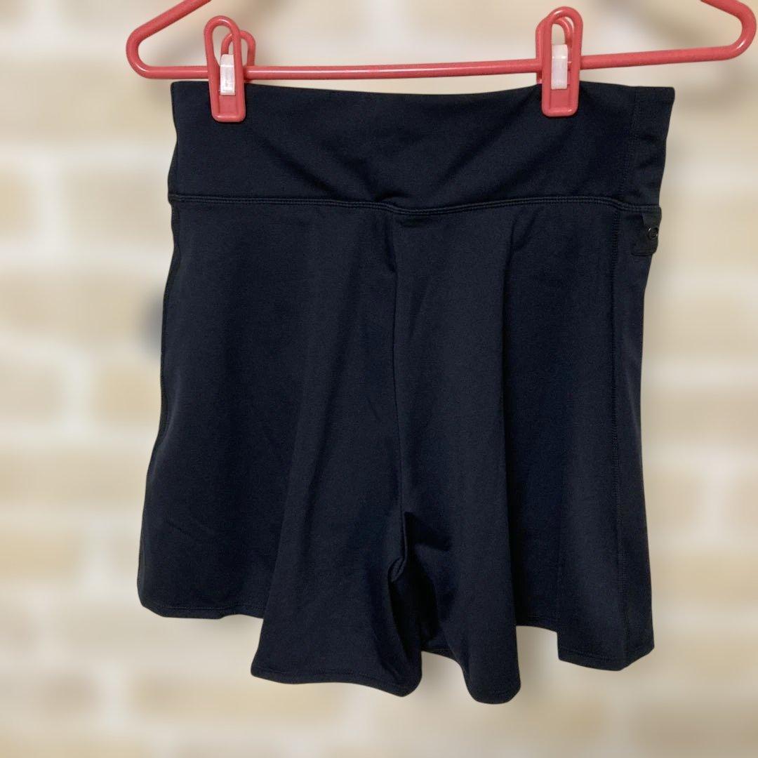 新品上下　ナイキセパレート水着 新品タグ付きスポーツ用水着　袖あり水着