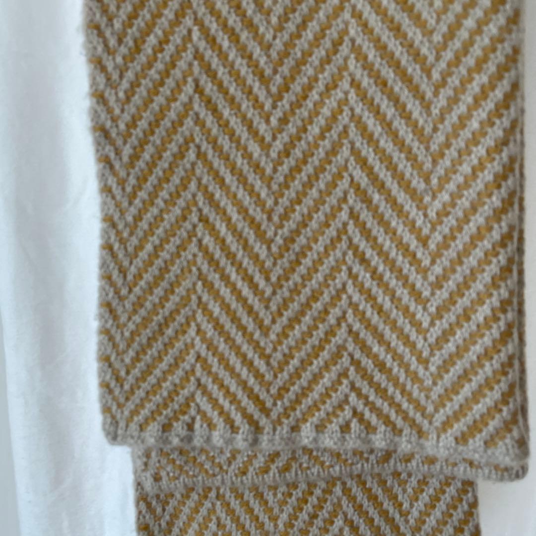 こあら　カシミヤ100％ ヘリンボーンパターンマフラー ベージュ系