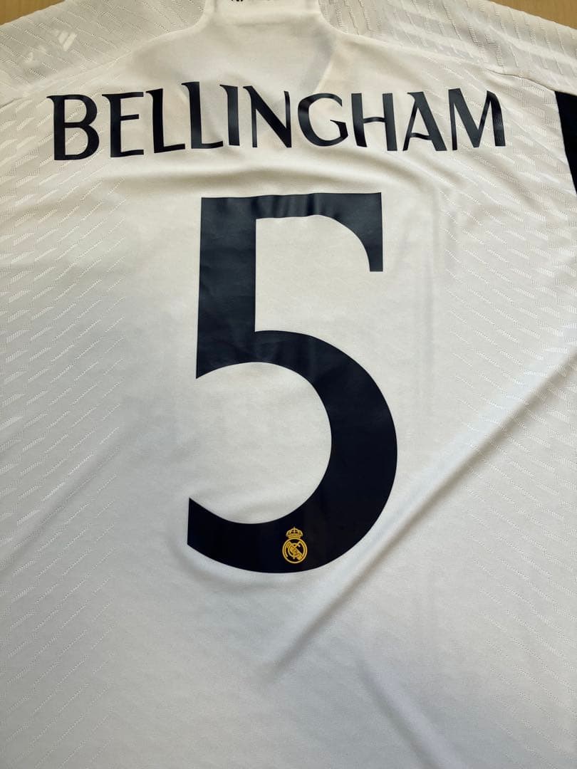 正規品　レアルマドリード オーセンティック　ユニフォーム　ベリンガム