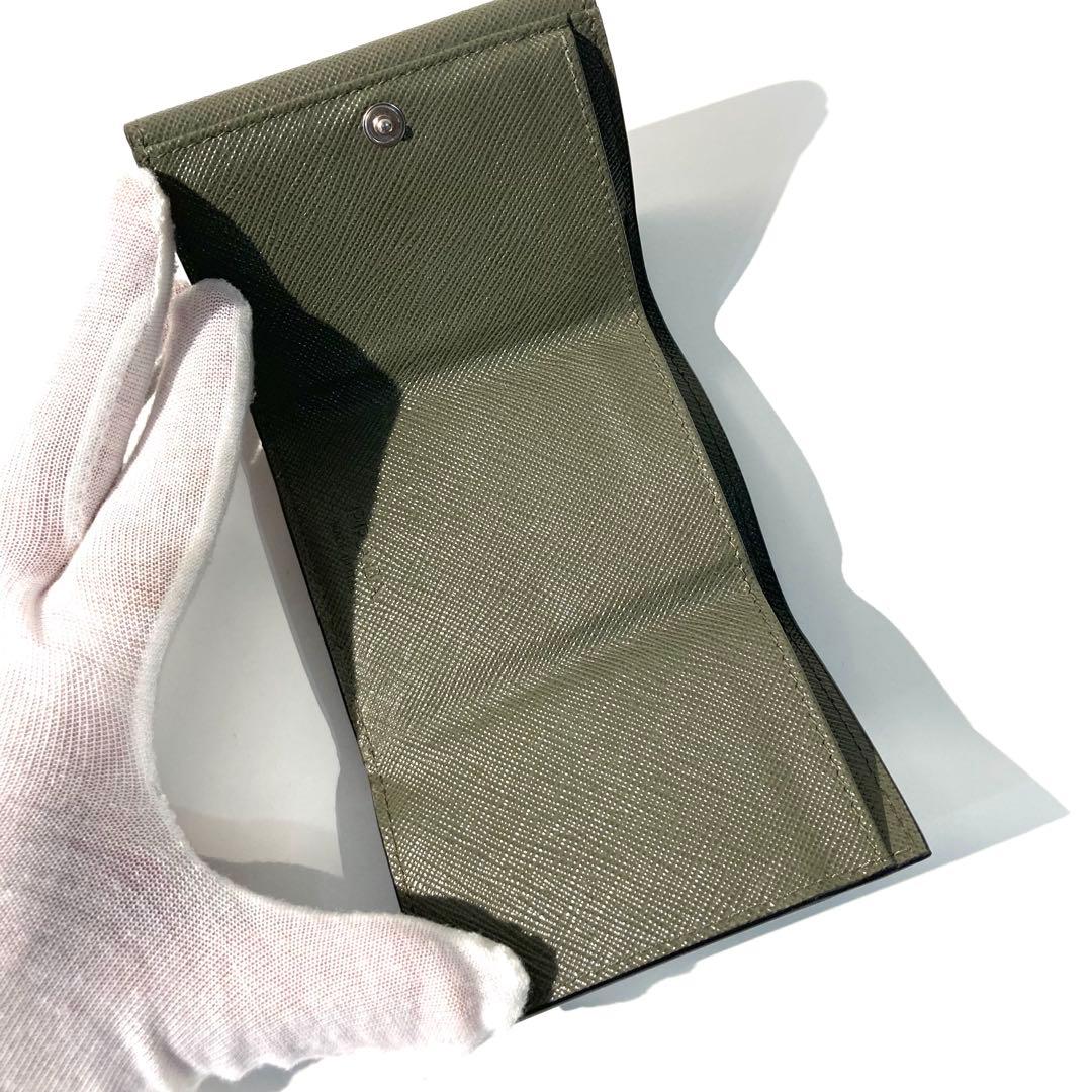 s1681 プラダ 美品 サフィアーノレザー 三つ折り財布 オリーブグリーン