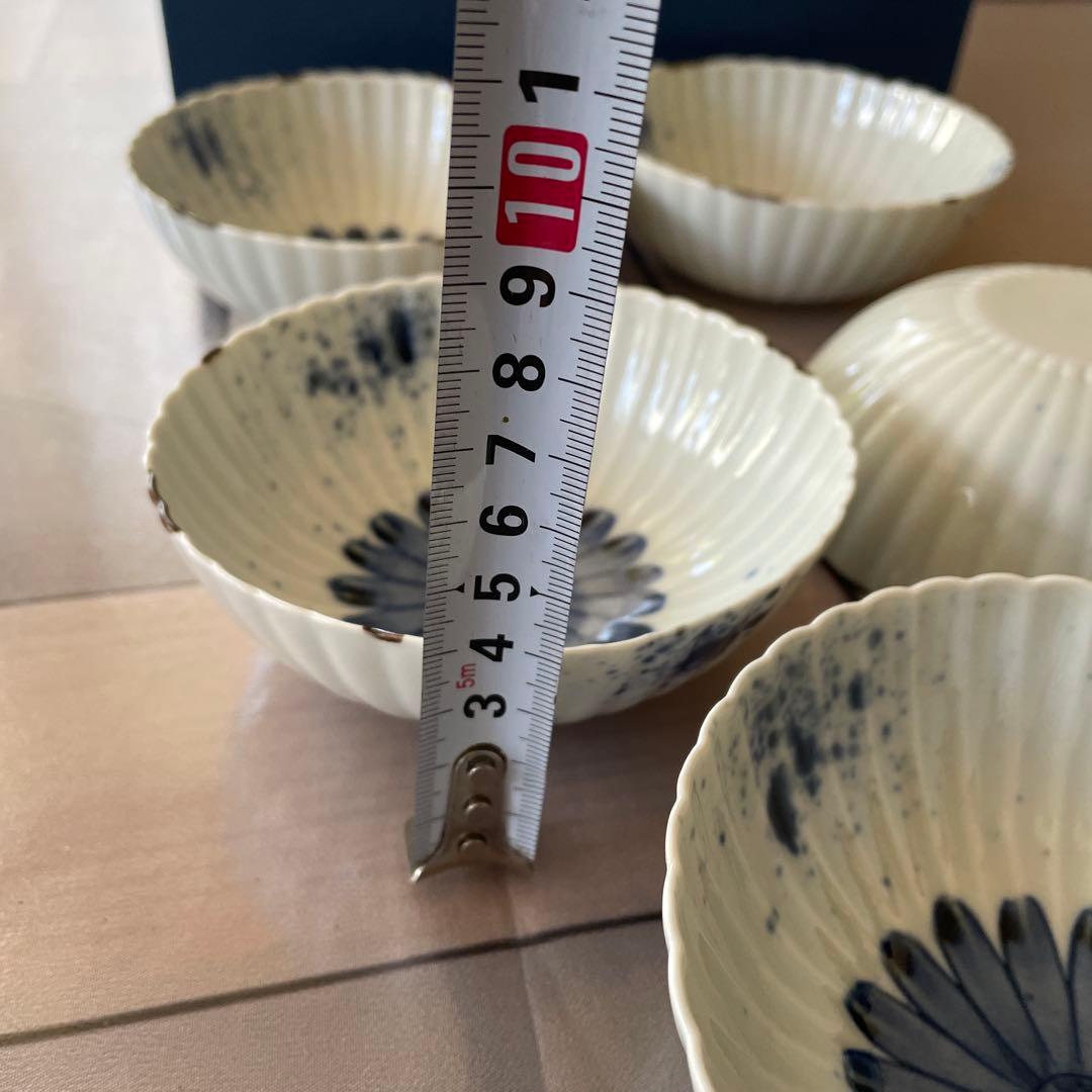 有田焼福泉窯手描き菊花型中鉢