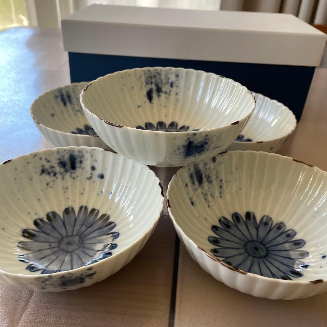 有田焼福泉窯手描き菊花型中鉢